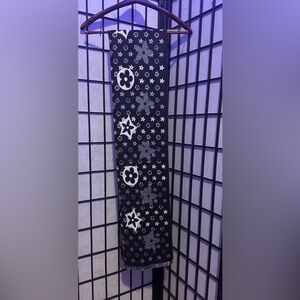 Louis Vuitton Black and White Scarf